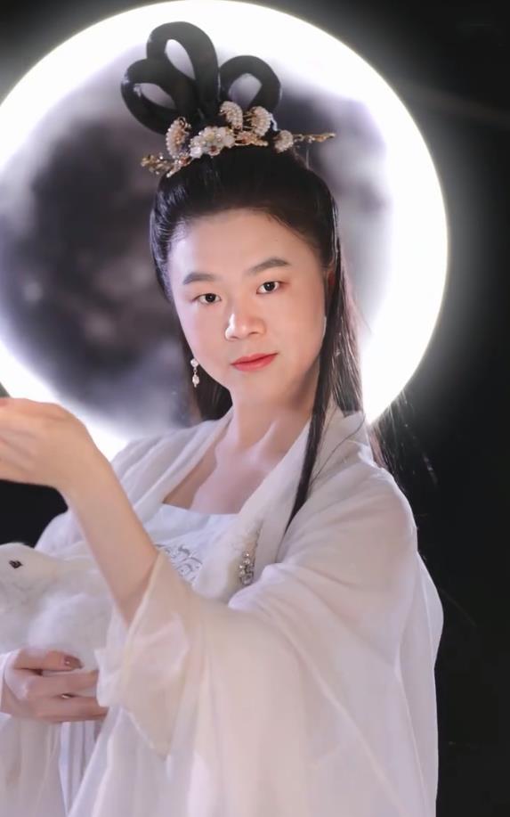 肖燕吃瓜,揭秘娱乐圈幕后真相