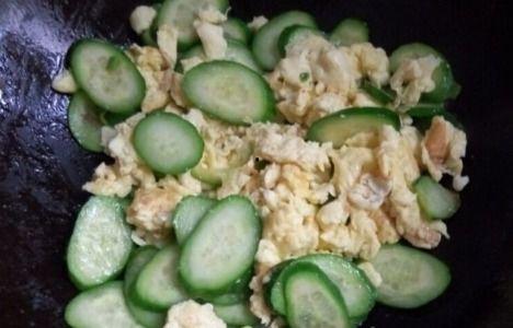 怎样网络吃瓜,揭秘网络舆论场的趣味与风险