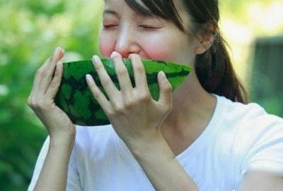小孕妇吃瓜,孕妈的甜蜜小确幸
