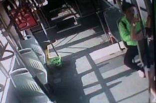 吃瓜公交情侣,吃瓜情侣的浪漫日常